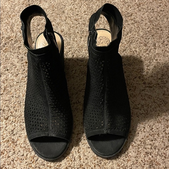 Vince Camuto Black Peep-Toe Heels 7.5M like new super cute - Picture 4 of 4